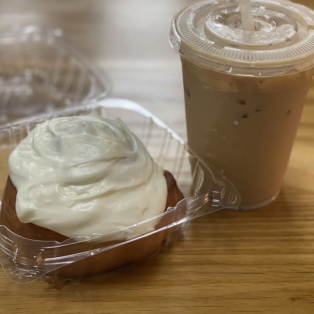 Brickhouse Coffee - Cinnamon Roll iced latte - Coffee & Tea Near Me - lawrence, Indiana