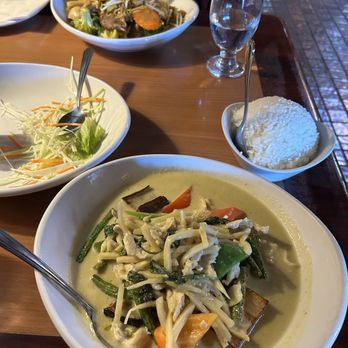 Ta Ra Rin Thai Cuisine - Green curry and Chow min - Thai Near Me - Springfield, Oregon Ta Ra Rin Thai Cuisine - Green curry and Chow min - Thai Near Me - Springfield, Oregon