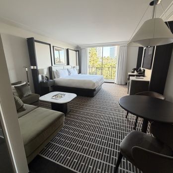 Pendry - Queen room - Hotels Near Me - Newport Beach, California