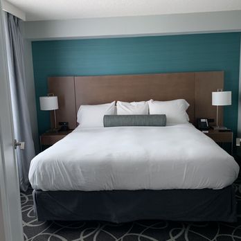 Radisson Suites Hotel - Hotels Near Me - Etobicoke, Ontario Radisson Suites Hotel - Hotels Near Me - Etobicoke, Ontario
