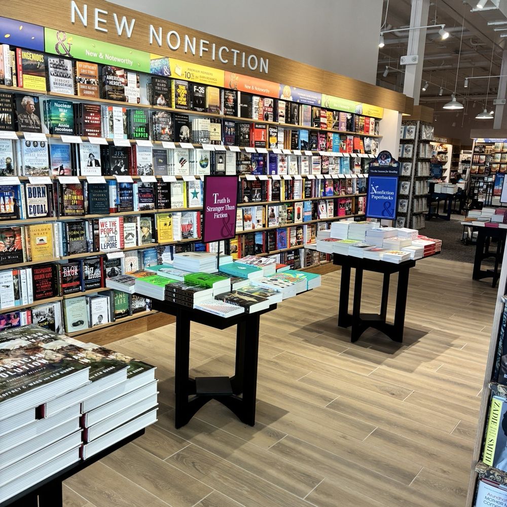 Barnes & Noble - Bookstores Near Me - Brea, California