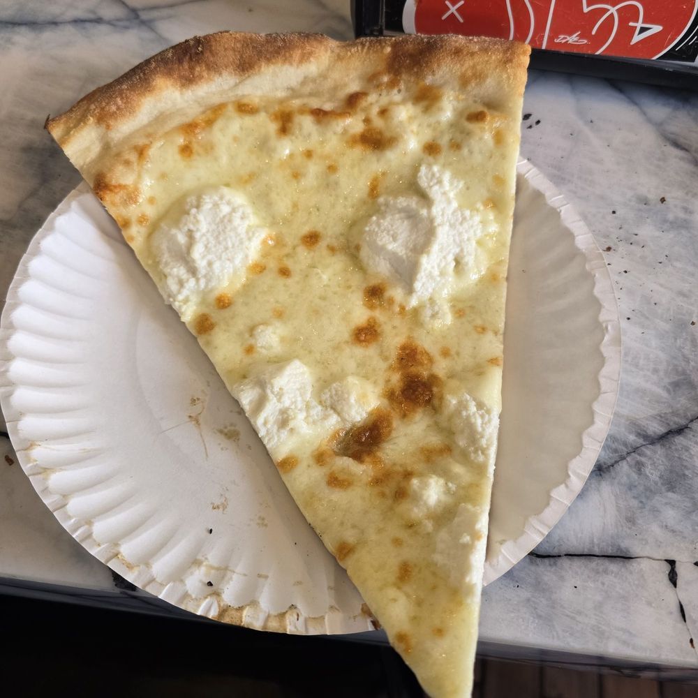 Joe's Pizza - Pizza Near Me - Miami, Florida