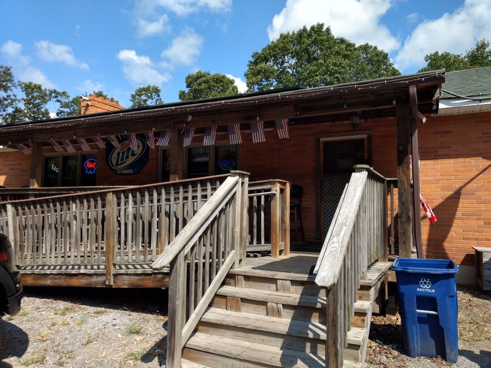 Lower Bank Tavern