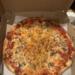 Hawthorne's Best Pizza - Awesome extra cheese and mushroom pizza from the new Iggy's Pizza restaurant