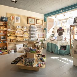 The Artisan Market at 305