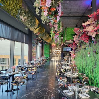 La Vie - Cocktail Bars Near Me - Washington, DC, District of Columbia