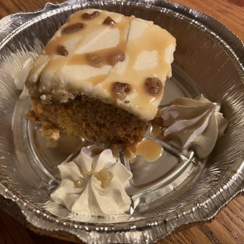 Max410 at The Waters Edge - Carrot cake - Seafood Near Me - Glenville, New York