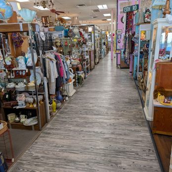 Charleston Antique Mall - Antiques Near Me - Las Vegas, Nevada Charleston Antique Mall - Antiques Near Me - Las Vegas, Nevada