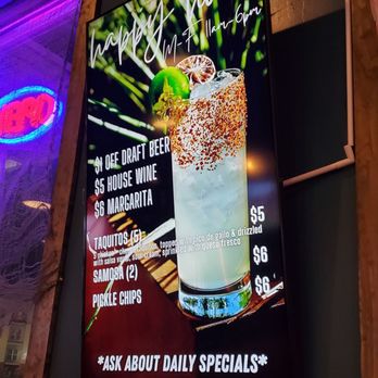 Twisted Bar and Grill - Cocktail Bars Near Me - The Colony, Texas