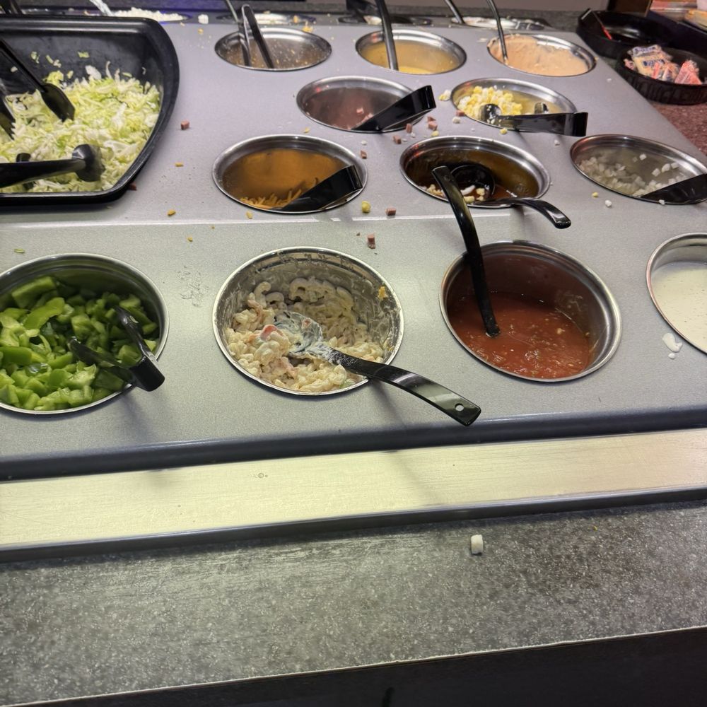 Pizza Inn - Salad bar, messy and not appealing. - Italian Near Me - Elizabethton, Tennessee Pizza Inn - Salad bar, messy and not appealing. - Italian Near Me - Elizabethton, Tennessee