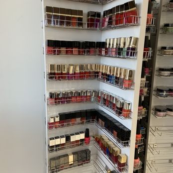 Leboutin Nails - Nail Salons Near Me - Omaha, Nebraska