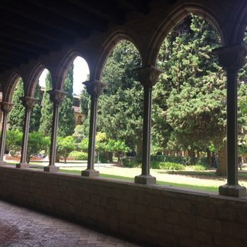Monestir de Pedralbes - Local Flavor Near Me - Barcelona, B