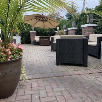 Stella Trattoria & Bar - Outdoor patio - Italian Near Me - Blue Point, New York Stella Trattoria & Bar - Outdoor patio - Italian Near Me - Blue Point, New York