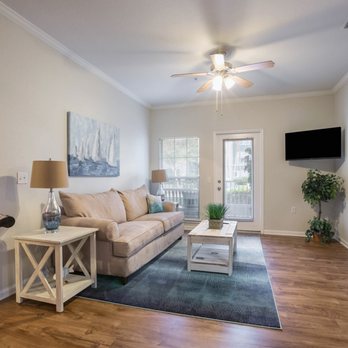 210 Watermark - Apartments Near Me - Bradenton, Florida
