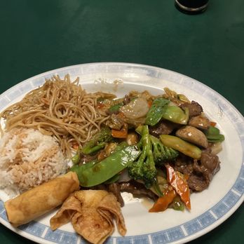 Golden Wok Chinese Restaurant - Beef vegetable lunch special - Chinese Near Me - Phoenix, Arizona
