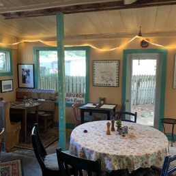 Cozy dining room