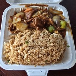 Lin's Joy Chinese Cuisine - Black pepper beef with fried rice