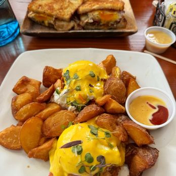 Cafe on 27 - lobster eggs benedict - Breakfast & Brunch Near Me - Topanga, California
