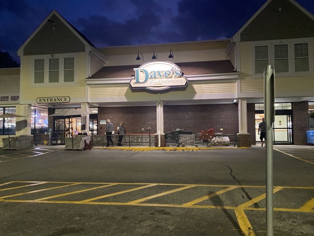 Dave's Marketplace Logo