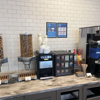 Aspire Lounge T4 - Airport Lounges Near Me - Ontario, California