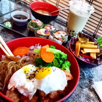 Koriente - Spicy chicken bowl, house salad, s.salmon roll - Asian Fusion Near Me - Austin, Texas Koriente - Spicy chicken bowl, house salad, s.salmon roll - Asian Fusion Near Me - Austin, Texas