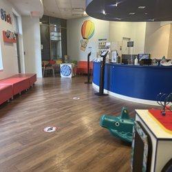 Pediatric Associates of Alexandria - Potomac Yard - Waiting area