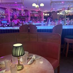 Inside/ bar