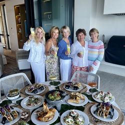 Cabo Catering NUMA - Happy friends