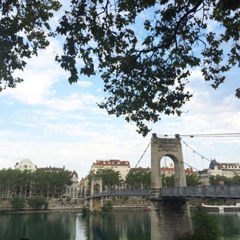 Berges du Rhône - Playgrounds Near Me - Lyon, 69