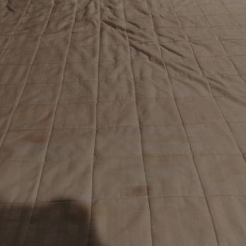 Hotel Huntington - Stains everywhere. Old stains. At what point do you finally decide to throw it out?!? - Hotels Near Me - Duarte, California