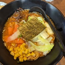 Hu's Noodle Nook - Veggie Ramen (Tomato broth)