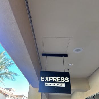 Express Outlet - Women's Clothing Near Me - Cabazon, California