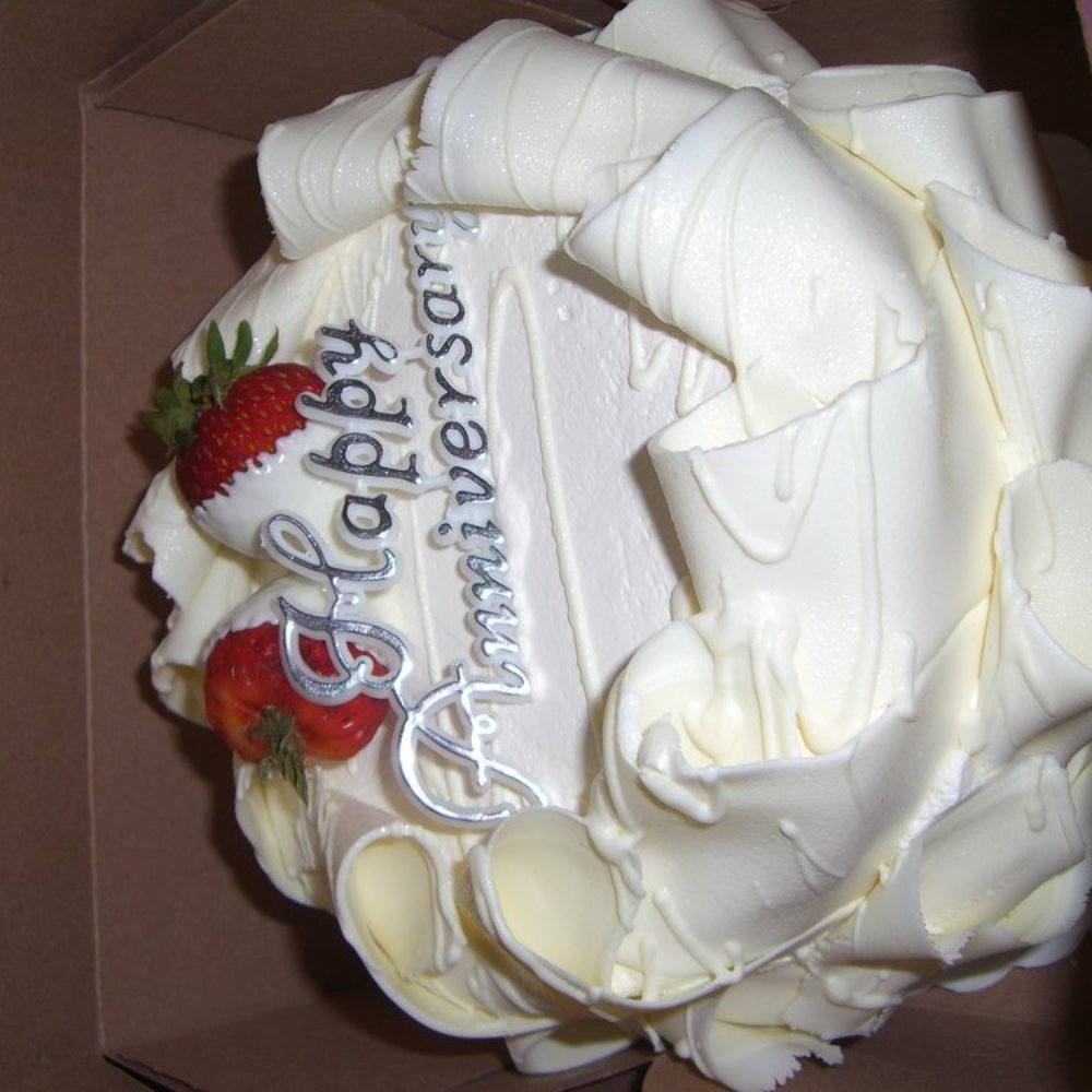 Creative Cakes - Anniversary cake - Bakeries Near Me - Anaheim, California