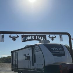 Hidden Falls Cabins & RV Park - Gateway entrance sign