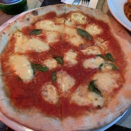 Gluten-free Margherita pizza Gluten-free Margherita pizza