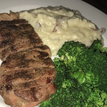 The Pint - I looove their steak! Their mashed potatoes are delicious as well and you can never go wrong with broccoli! - Sports Bars Near Me - Las Vegas, Nevada The Pint - I looove their steak! Their mashed potatoes are delicious as well and you can never go wrong with broccoli! - Sports Bars Near Me - Las Vegas, Nevada