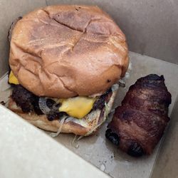 Banging Bennys - Signature Smash (one patty). He threw in a complimentary bacon wrapped jalapeño!