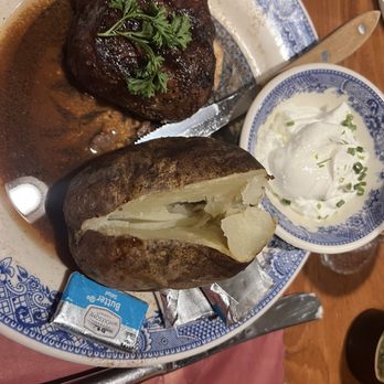 Dobbin House Tavern - Filet Mignon was delicious! - Bars Near Me - Gettysburg, Pennsylvania