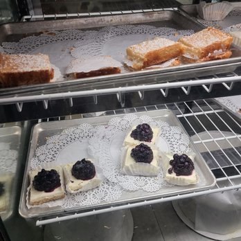 Magnolia Bakery - Bakeries Near Me - Chicago, Illinois Magnolia Bakery - Bakeries Near Me - Chicago, Illinois