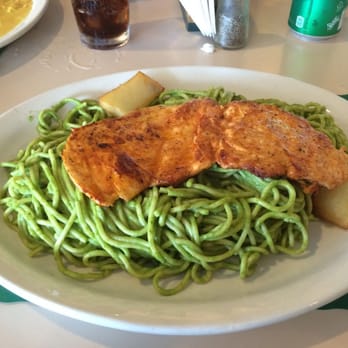 Pisco's Restaurant - Tallarines verdes con pollo. - Peruvian Near Me - Jacksonville, Florida Pisco's Restaurant - Tallarines verdes con pollo. - Peruvian Near Me - Jacksonville, Florida