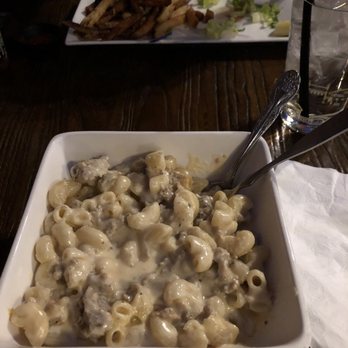 17 Public Square - Gourmet mac and cheese with chorizo - Bars Near Me - Medina, Ohio 17 Public Square - Gourmet mac and cheese with chorizo - Bars Near Me - Medina, Ohio