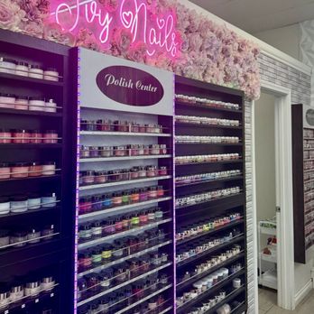 Ivy Nails - A ton of nail color options - Nail Salons Near Me - Lynnwood, Washington