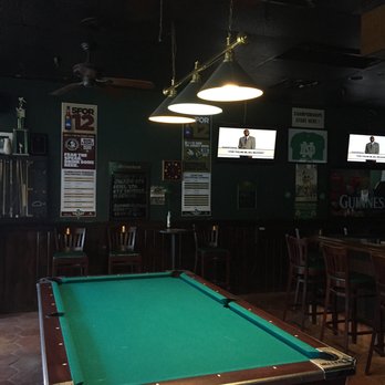 Moon's Tavern - Pool table - Pubs Near Me - Boca Raton, Florida
