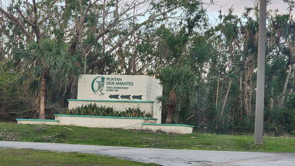 Two Lovers' Point by null