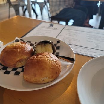 Commerce Cafe - Yeast rolls - Cafes Near Me - Lockhart, Texas