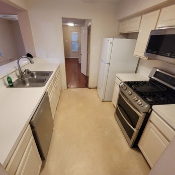 Up To Date Decor - Kitchen before - General Contractors Near Me