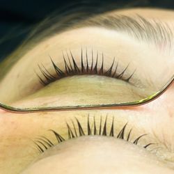 Pari Eyebrows Threading Palace