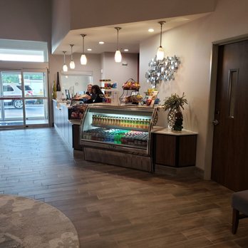 The Mulberry Hotel - Snack bar - Hotels Near Me - Westlake, Louisiana