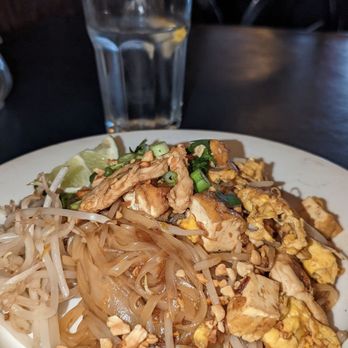 A Little Thai Kitchen - Chicken pad Thai lunch special - Thai Near Me - Cherry Hill, New Jersey