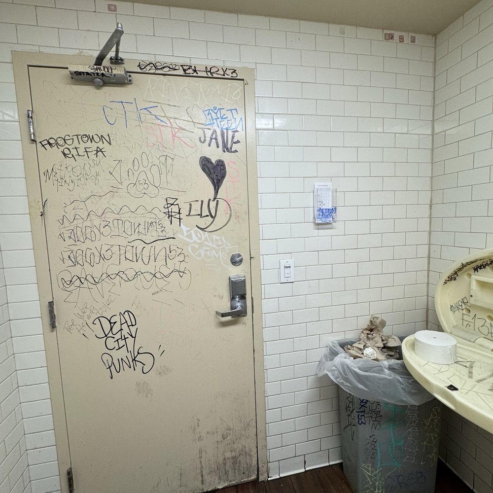 Albertsons - graffiti and mold on the door - Grocery Near Me - Alhambra, California
